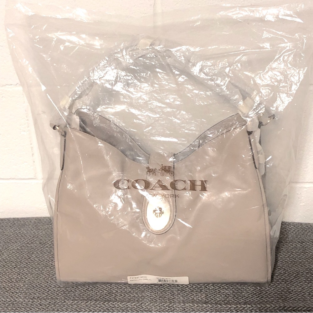 Coach Carlyle Shoulder Bag in Smooth Leather (NWT)